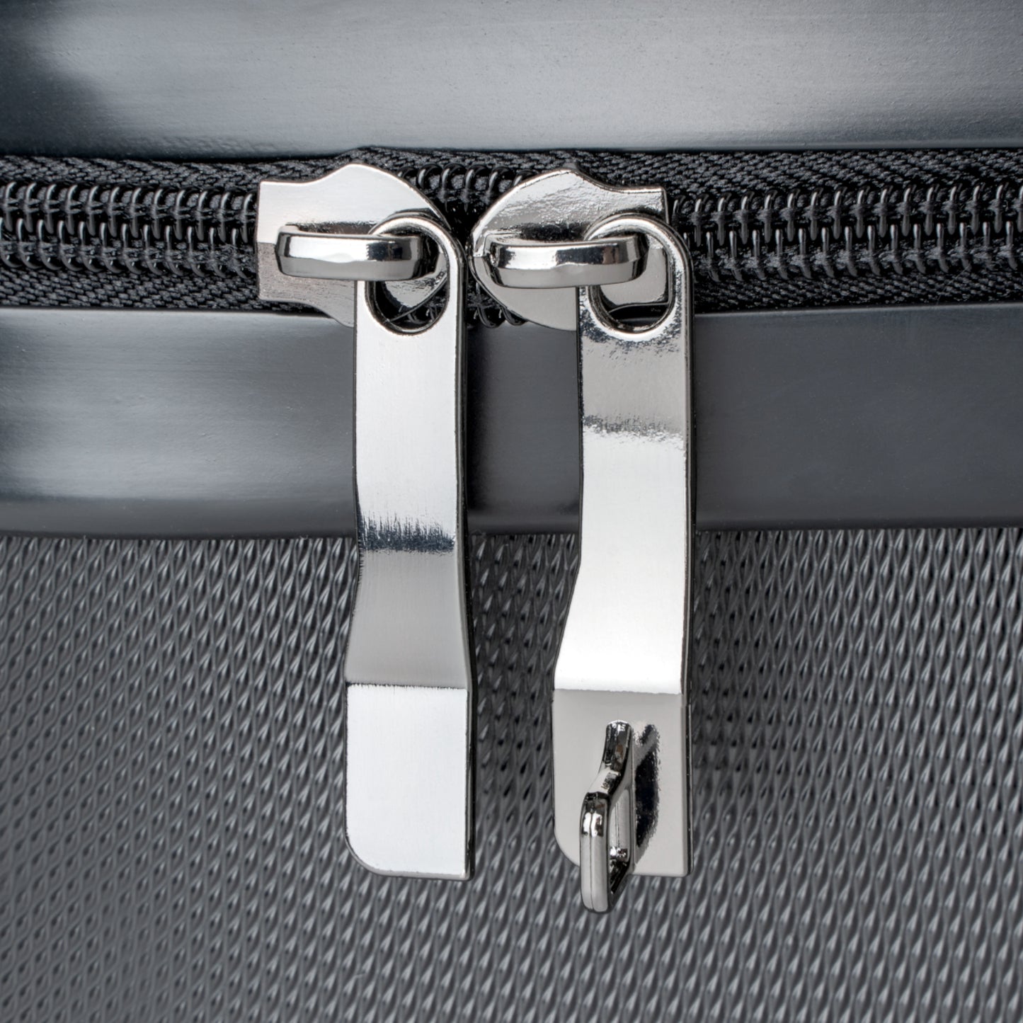AM Medusa Suitcase
